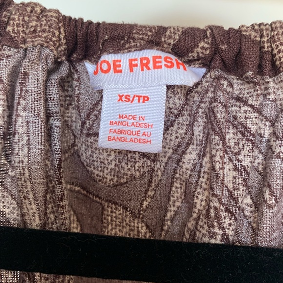 Joe Fresh tropical flowy top (xs but fits like small) - Picture 2 of 4